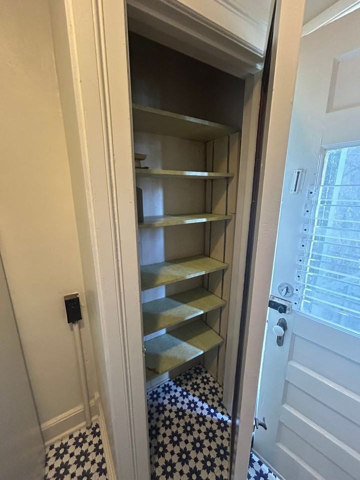 1037 W Magnolia Ave - Photo 7 of 9