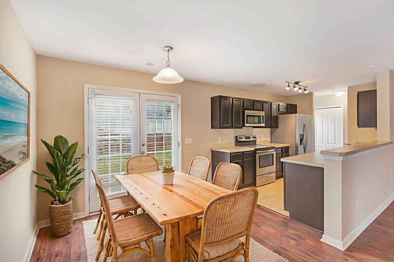 114 Tyger St - Photo 3 of 12