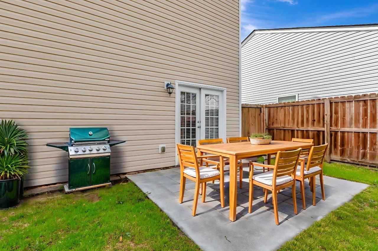 114 Tyger St - Photo 4 of 12