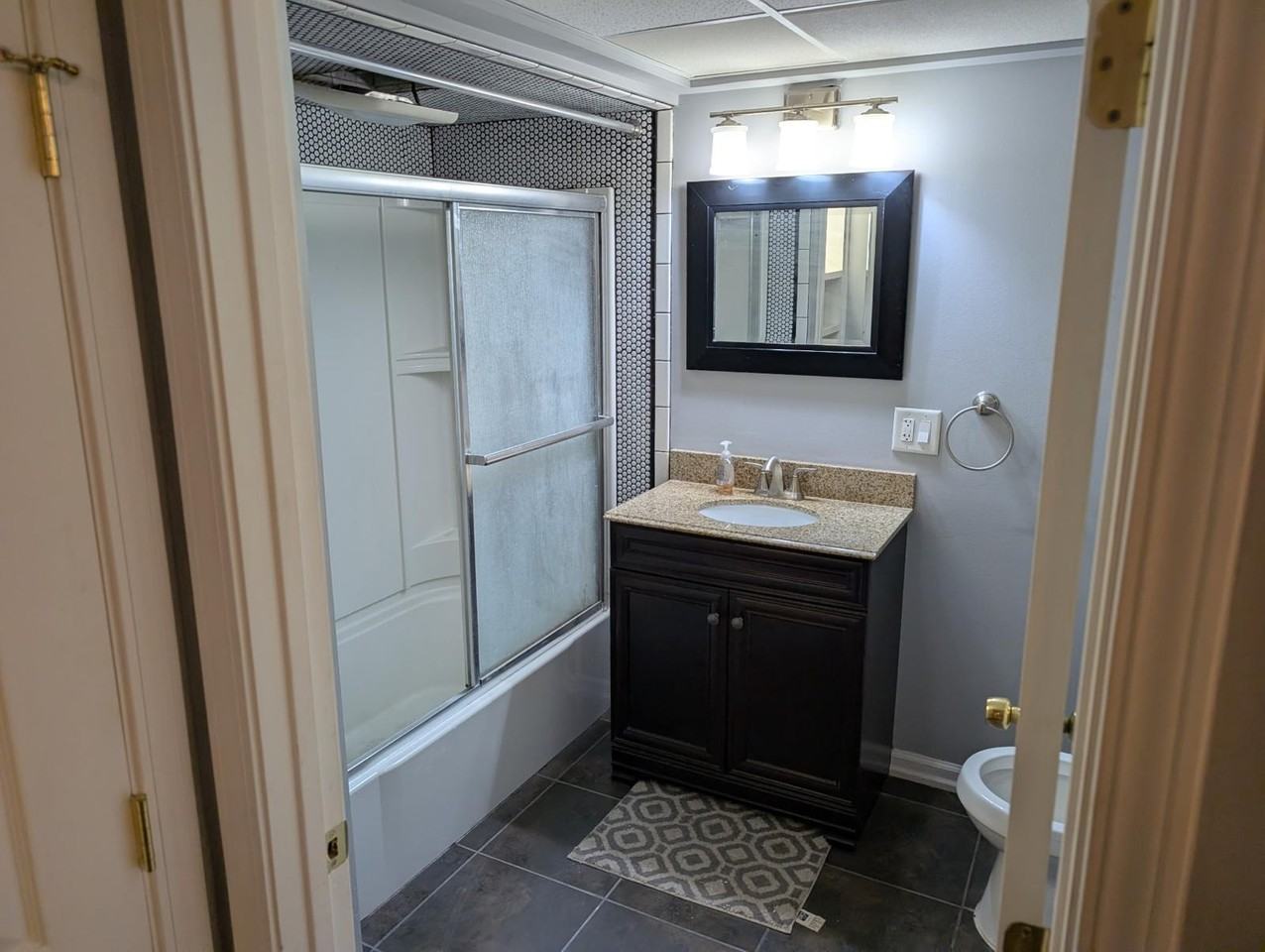 24540 Pinehurst Ave #1 - Photo 2 of 10