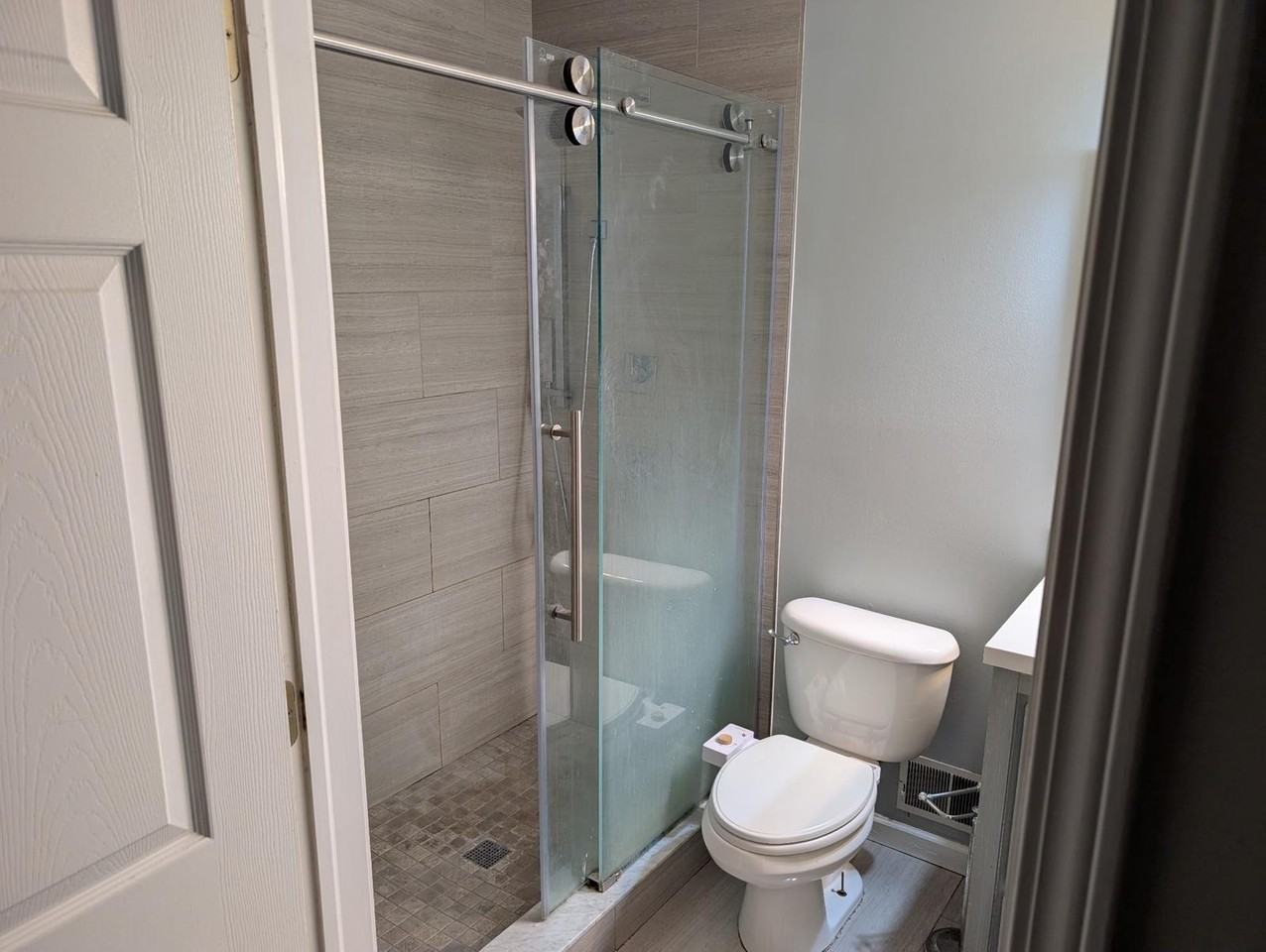 24540 Pinehurst Ave #1 - Photo 4 of 10