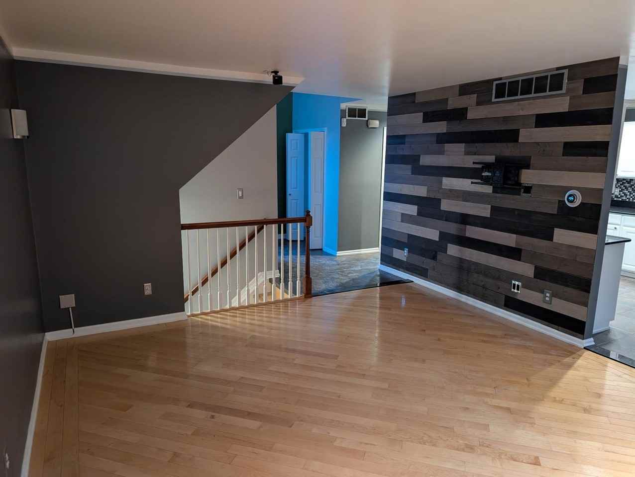 24540 Pinehurst Ave #1 - Photo 5 of 10