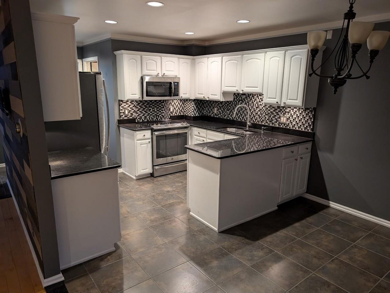 24540 Pinehurst Ave #1 - Photo 7 of 10