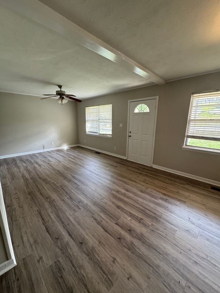 6332 Winwood Dr - Photo 3 of 11