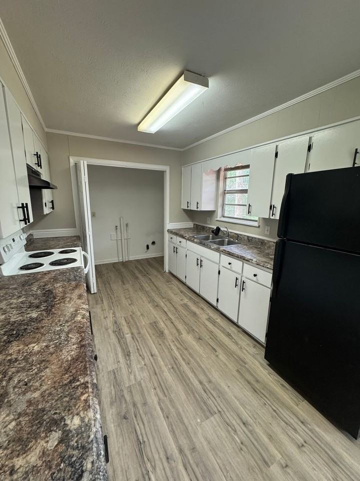 6332 Winwood Dr - Photo 4 of 11