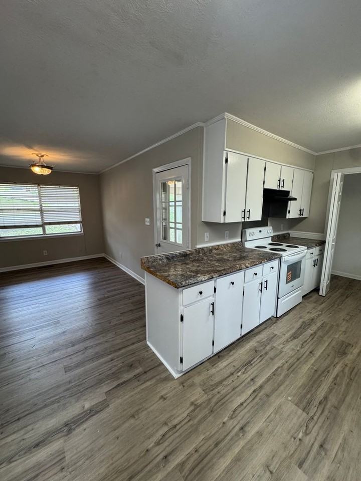 6332 Winwood Dr - Photo 5 of 11