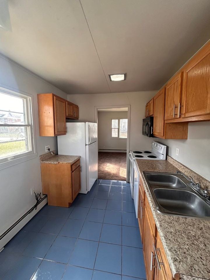 3009 S Harrison St - Photo 3 of 5