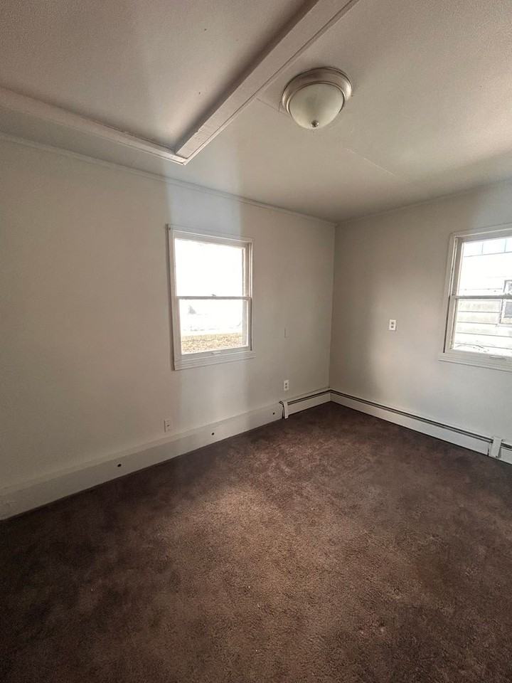 3009 S Harrison St - Photo 4 of 5