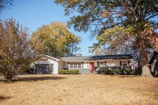 2923 E Eastmoor Dr - Photo 1 of 1