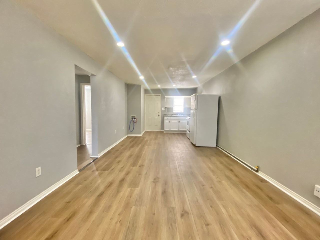 2605 1st St - Photo 2 of 9