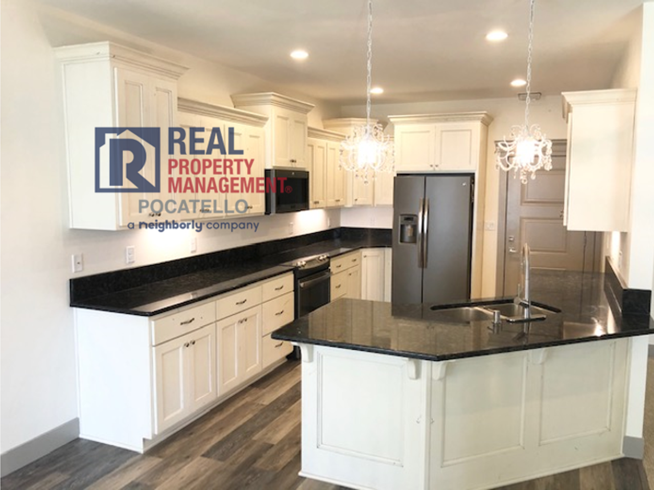 1532 Eastpointe Dr - Photo 2 of 31