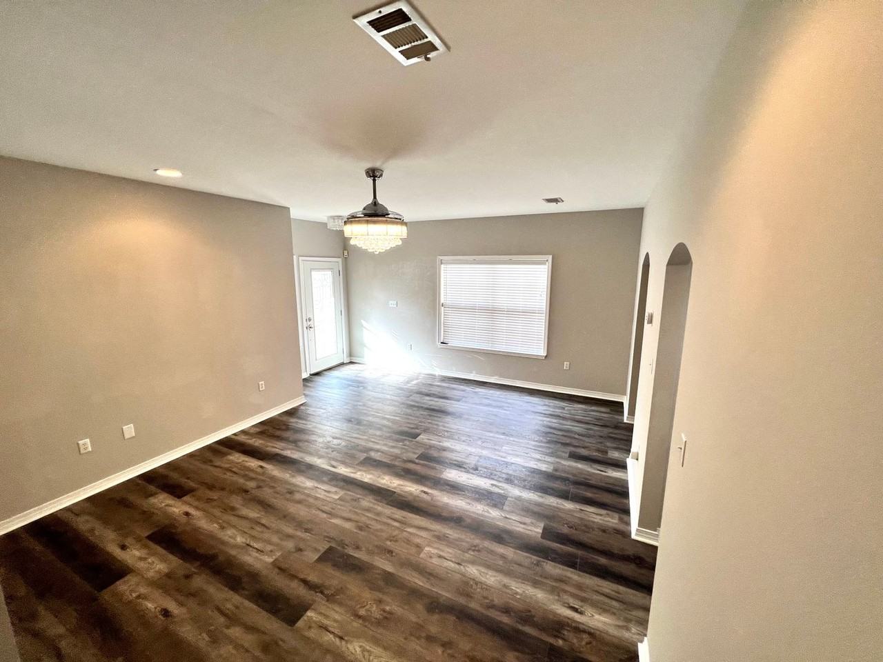 1311 Treasure Cv - Photo 5 of 39