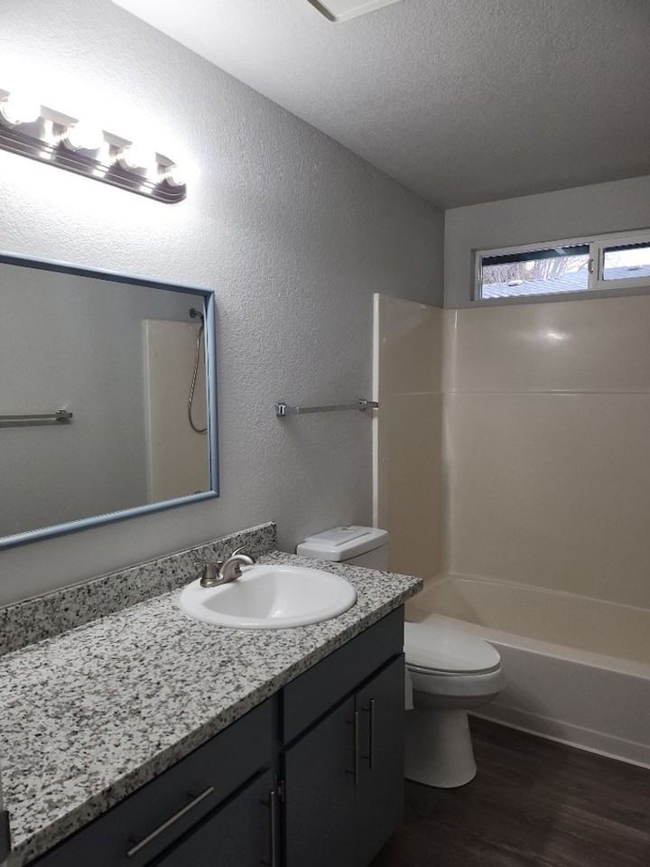 1331 Flower St - Photo 7 of 16