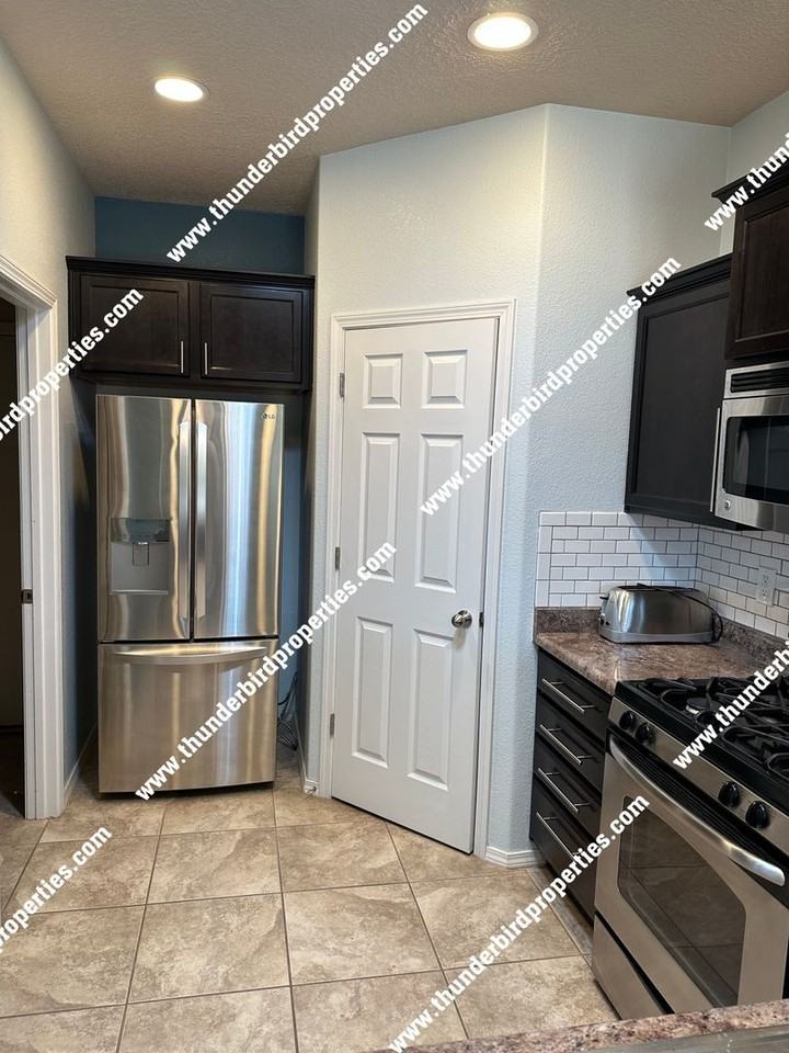 11624 Thistledown Rd Se - Photo 3 of 21