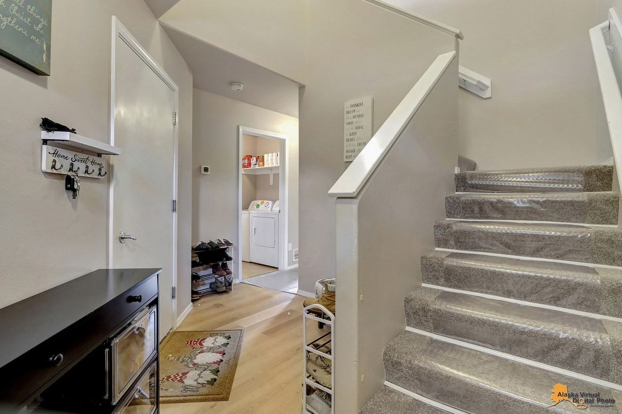 6524 Whispering Loop - Photo 5 of 38