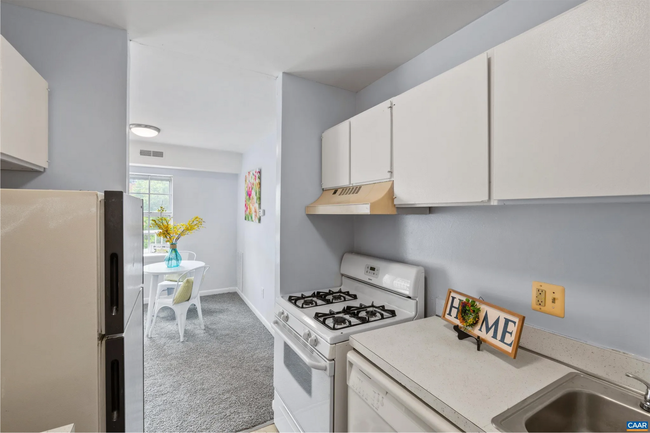 525 Burgoyne Rd #13 - Photo 2 of 8