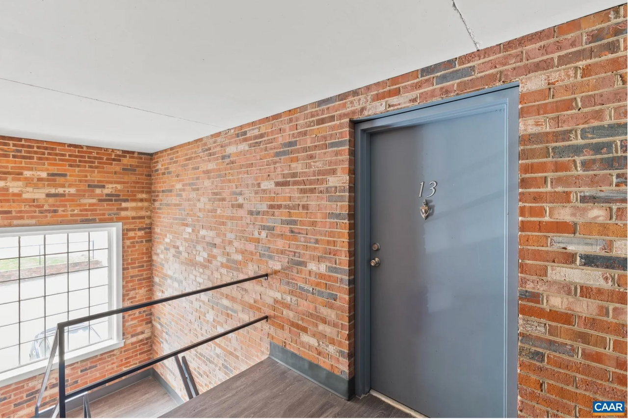 525 Burgoyne Rd #13 - Photo 7 of 8