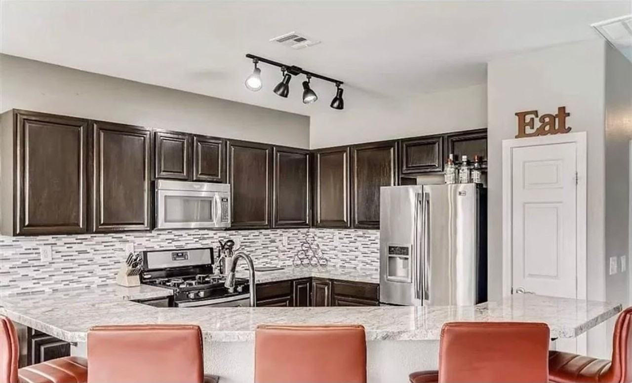 7036 Azure Beach St - Photo 5 of 16