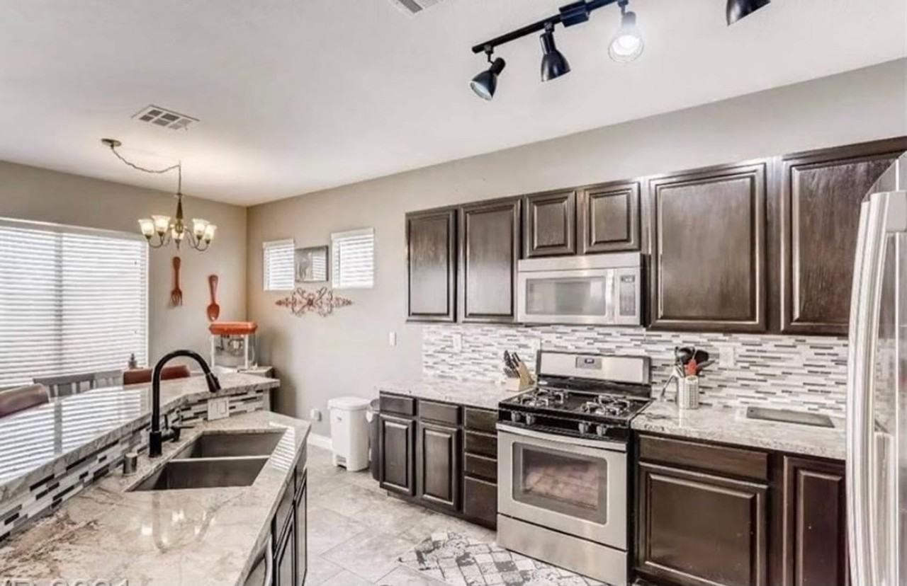 7036 Azure Beach St - Photo 6 of 16