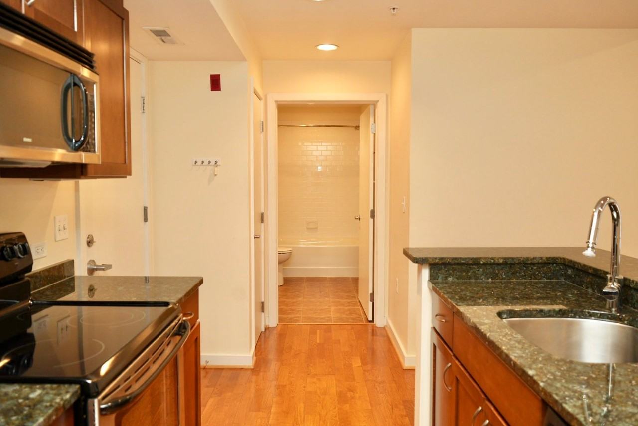 428 Monroe Ln #109 - Photo 5 of 26