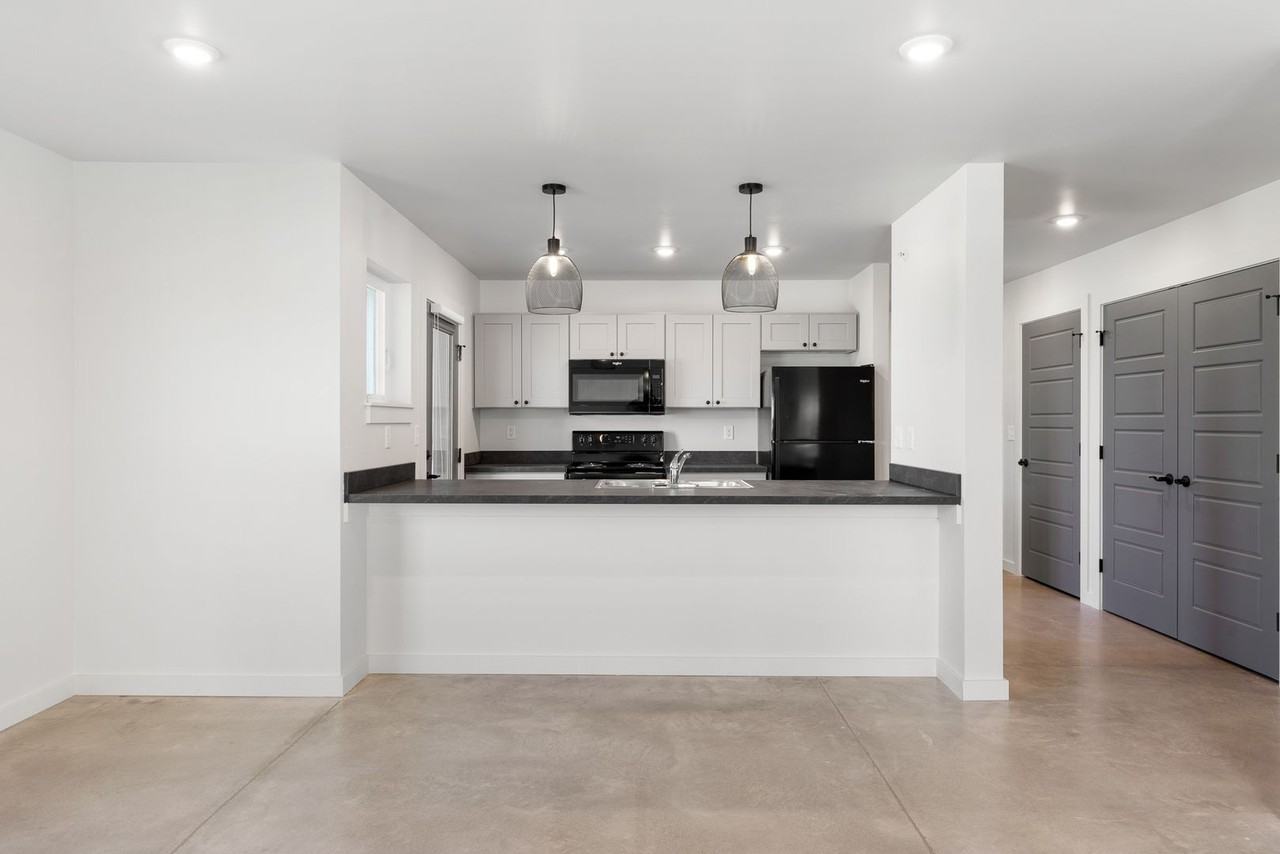 5163 West Side Flats - Photo 7 of 21