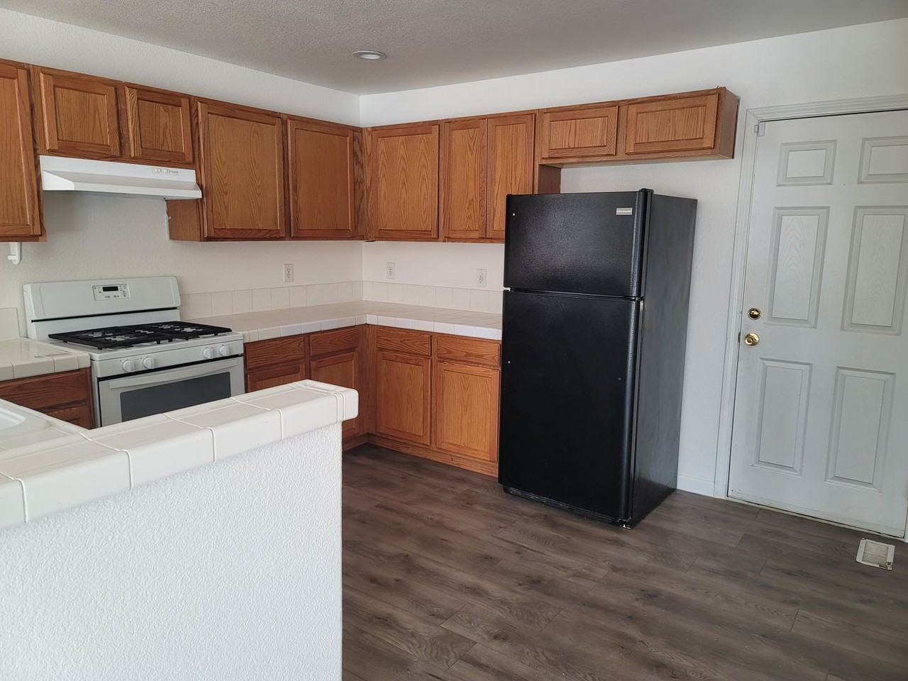 981 Julia Ln - Photo 6 of 31