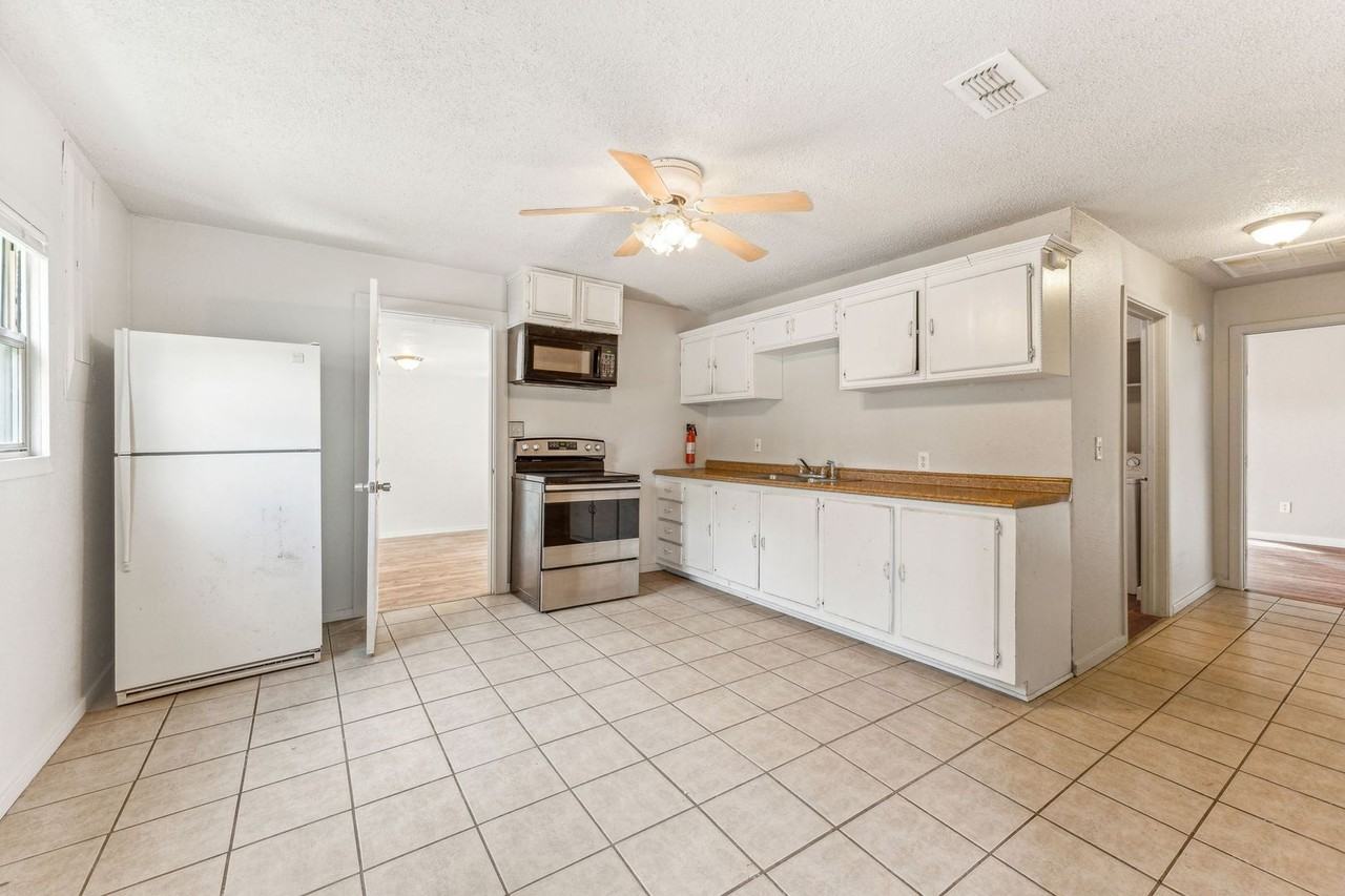 1391 N Paddock St - Photo 7 of 20