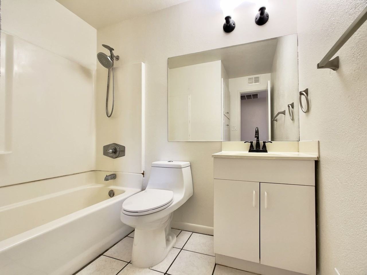 1913 E El Parque Dr - Photo 3 of 33