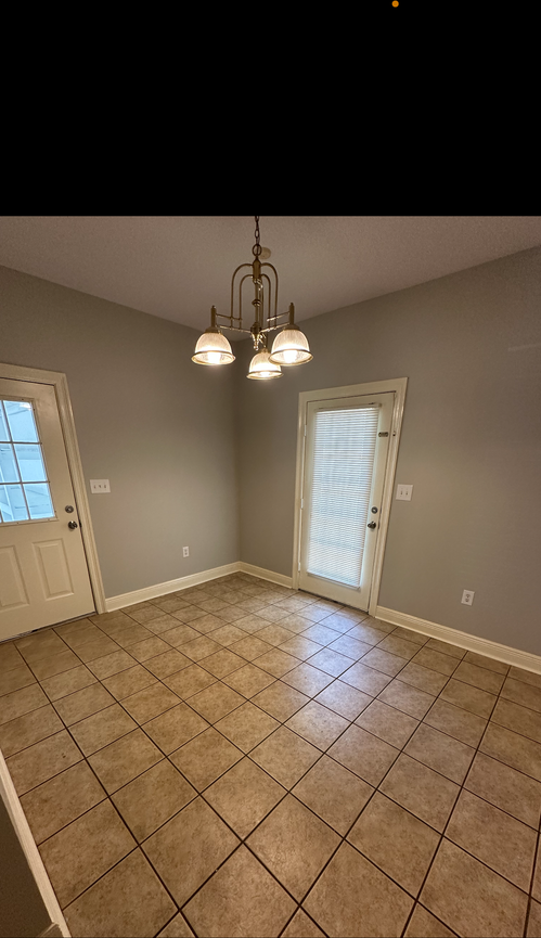 106 Northwest Cir - Photo 4 of 12