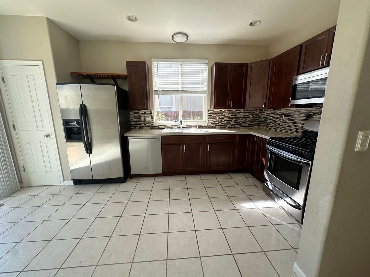 2102 Red Blossom Ct - Photo 6 of 23