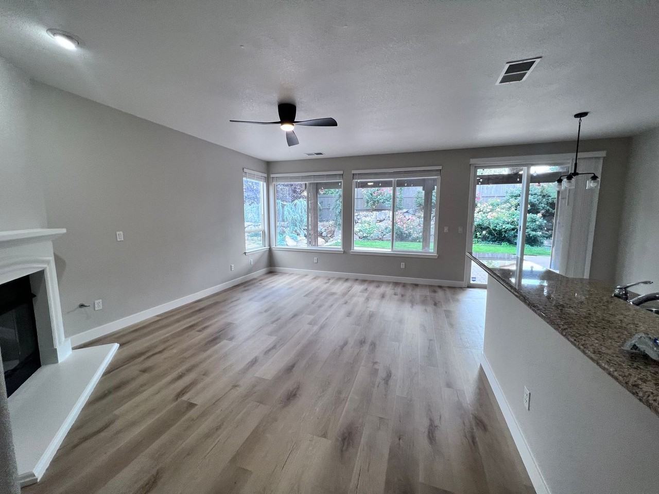 590 Roseben Dr - Photo 6 of 10