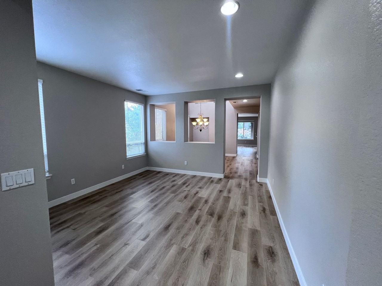 590 Roseben Dr - Photo 5 of 10