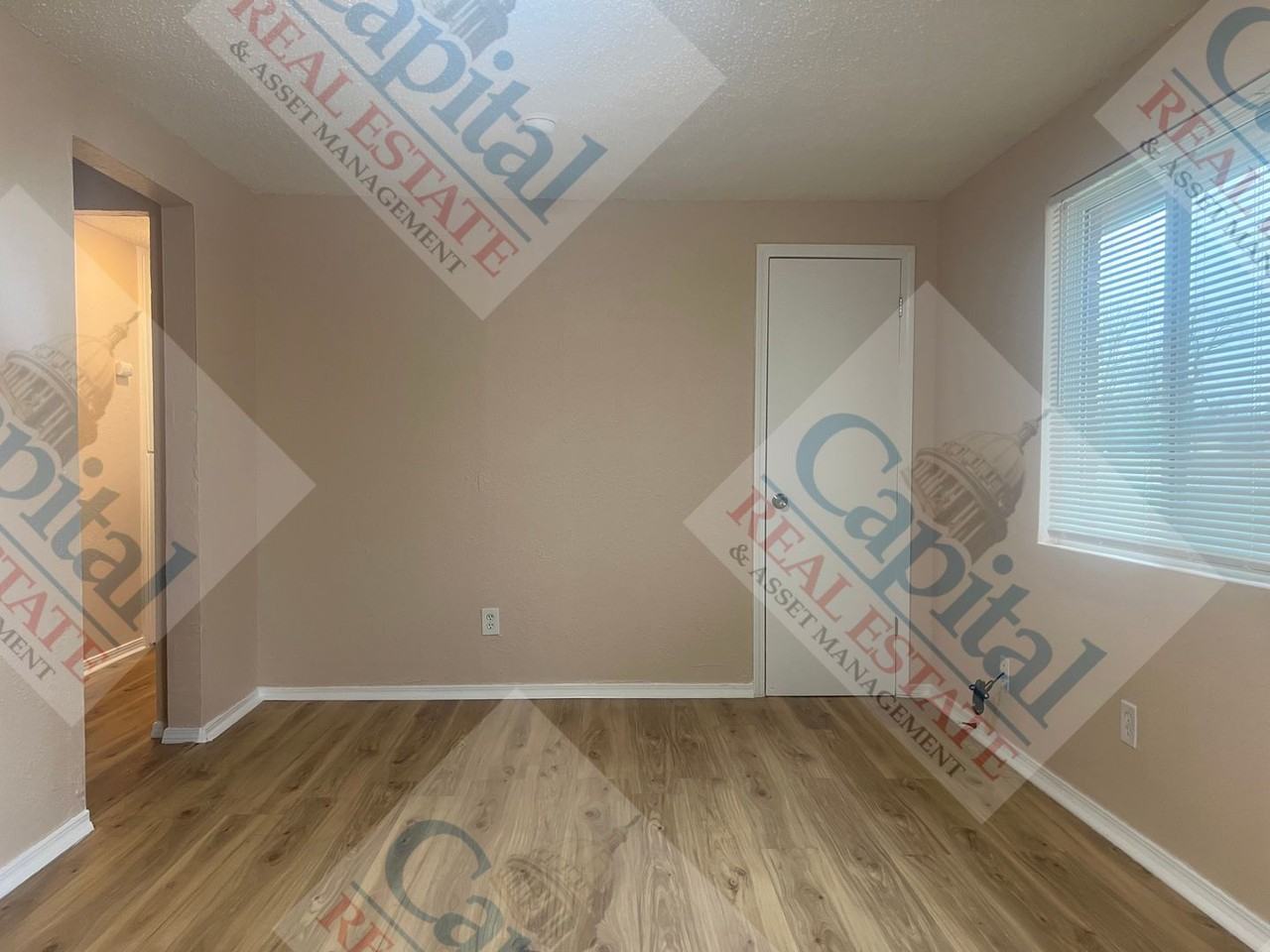 3020 N Post Rd - Photo 4 of 25