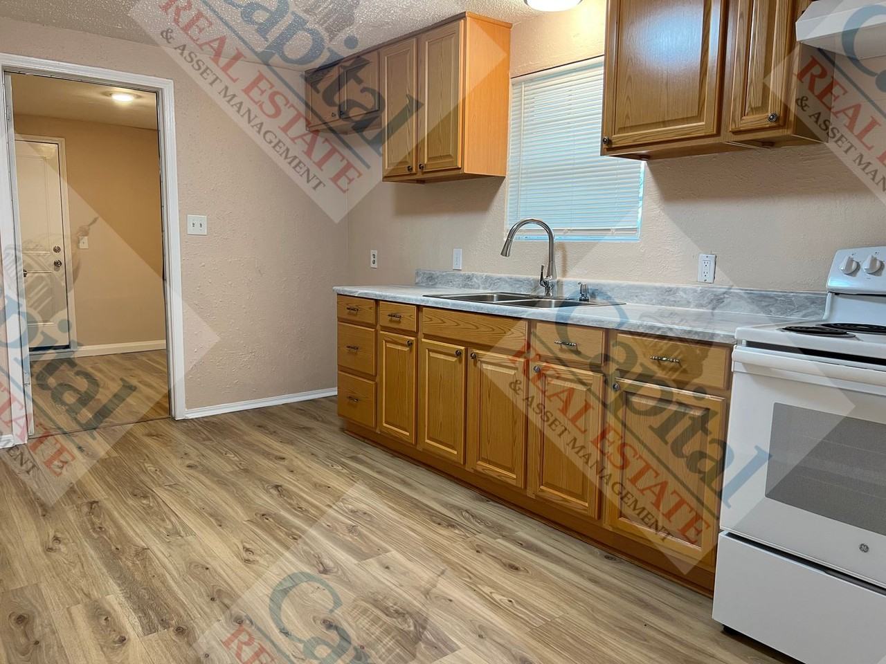 3020 N Post Rd - Photo 7 of 25