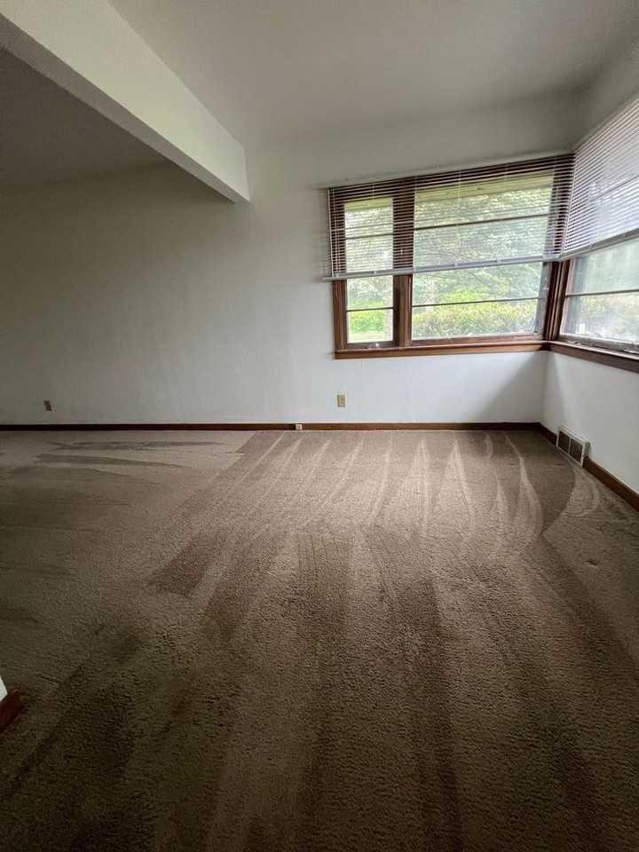 5810 Fuller St - Photo 2 of 12