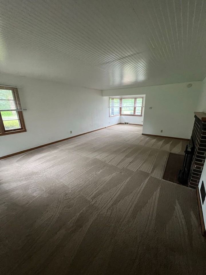 5810 Fuller St - Photo 3 of 12