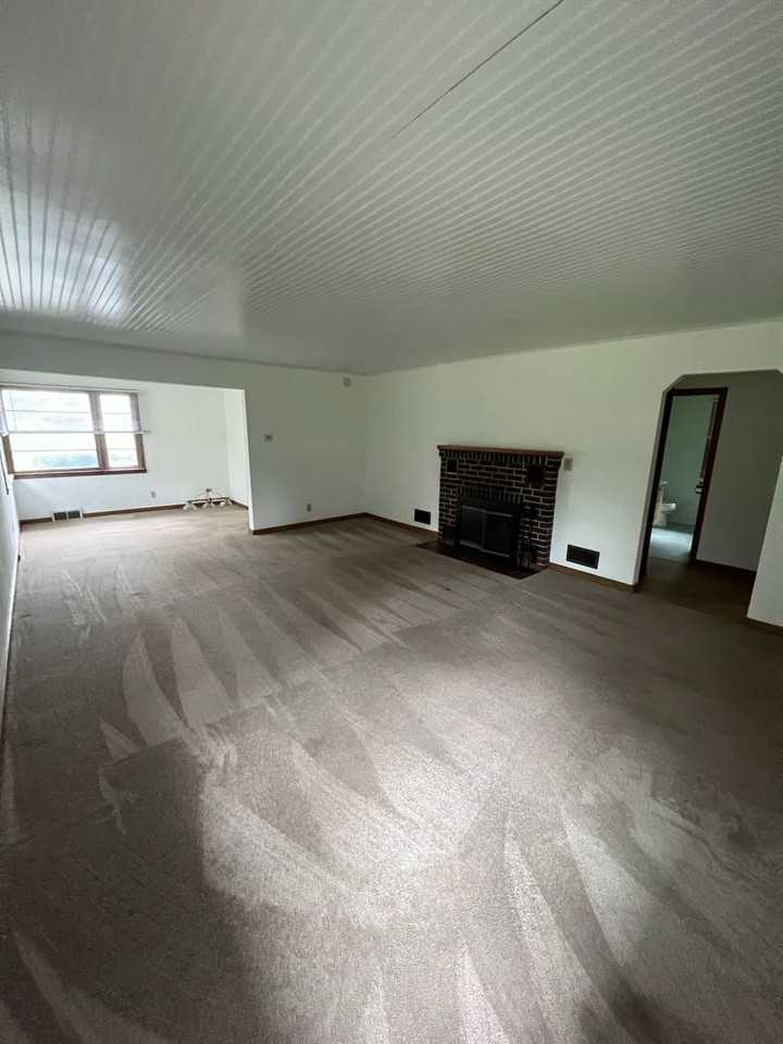 5810 Fuller St - Photo 4 of 12