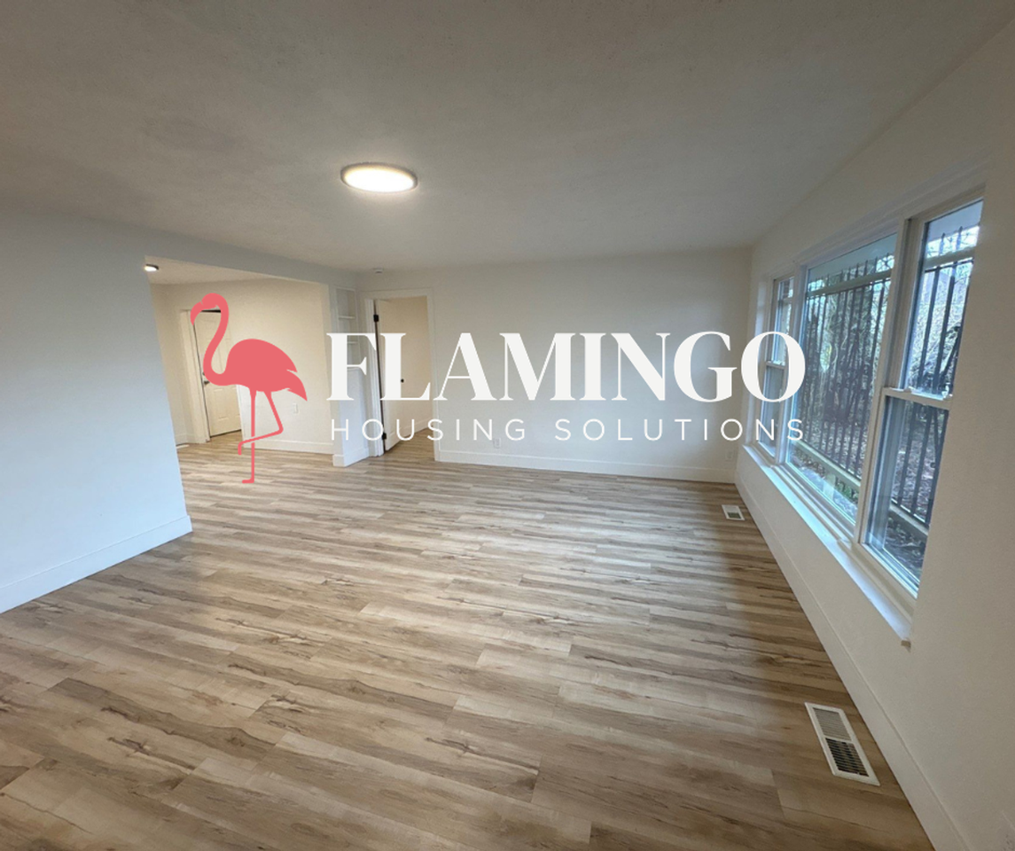 305 Mercer Ave - Photo 2 of 18