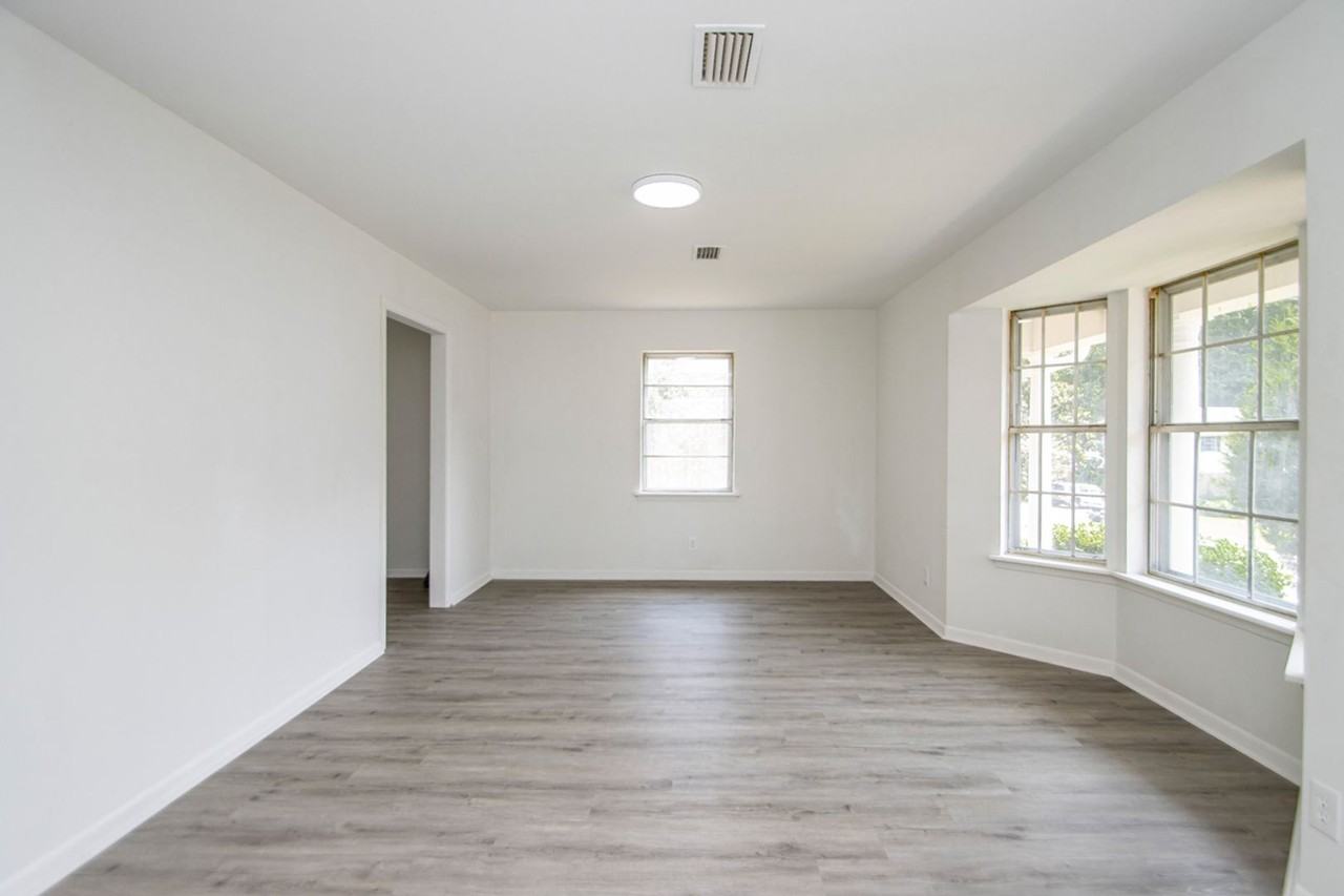 7706 Leawood Blvd - Photo 5 of 38