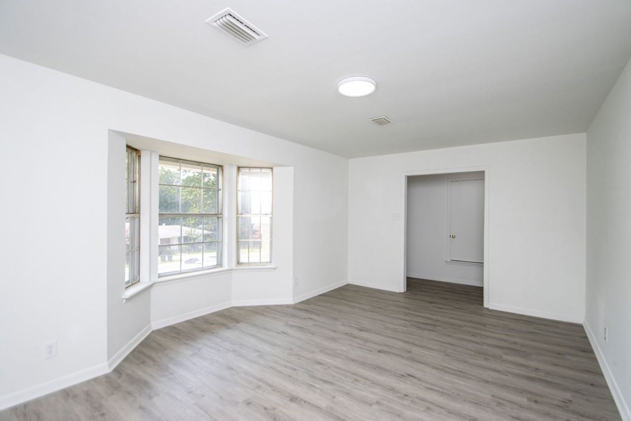 7706 Leawood Blvd - Photo 7 of 38