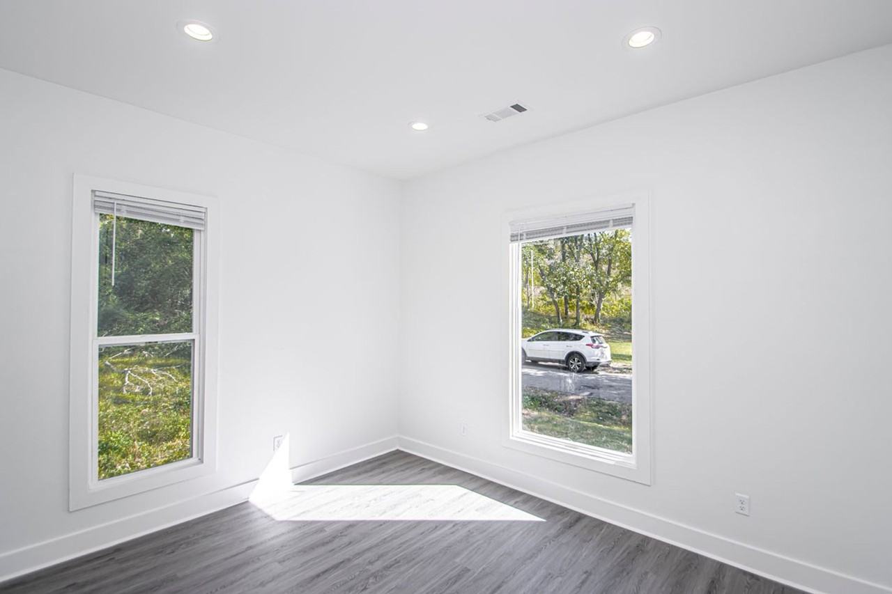 306 S Schiller St - Photo 3 of 14