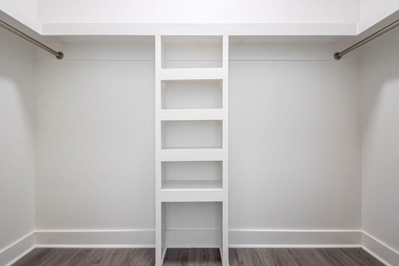 306 S Schiller St - Photo 5 of 14