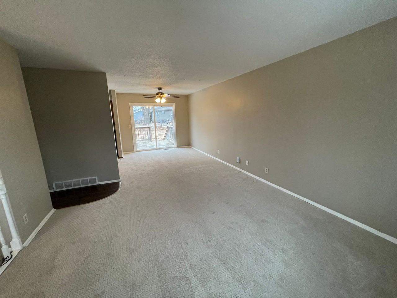 16110 Hickory St - Photo 2 of 14