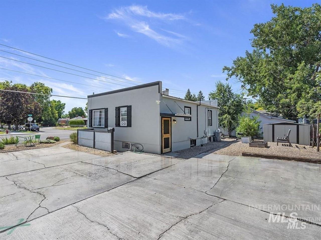 1015 N 27th St - Photo 3 of 16