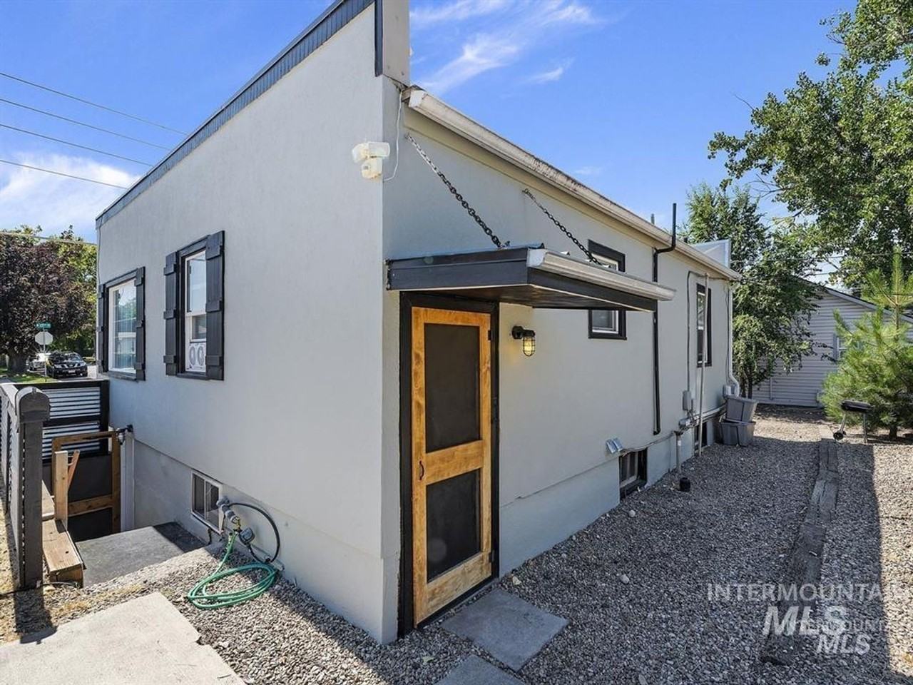 1015 N 27th St - Photo 4 of 16