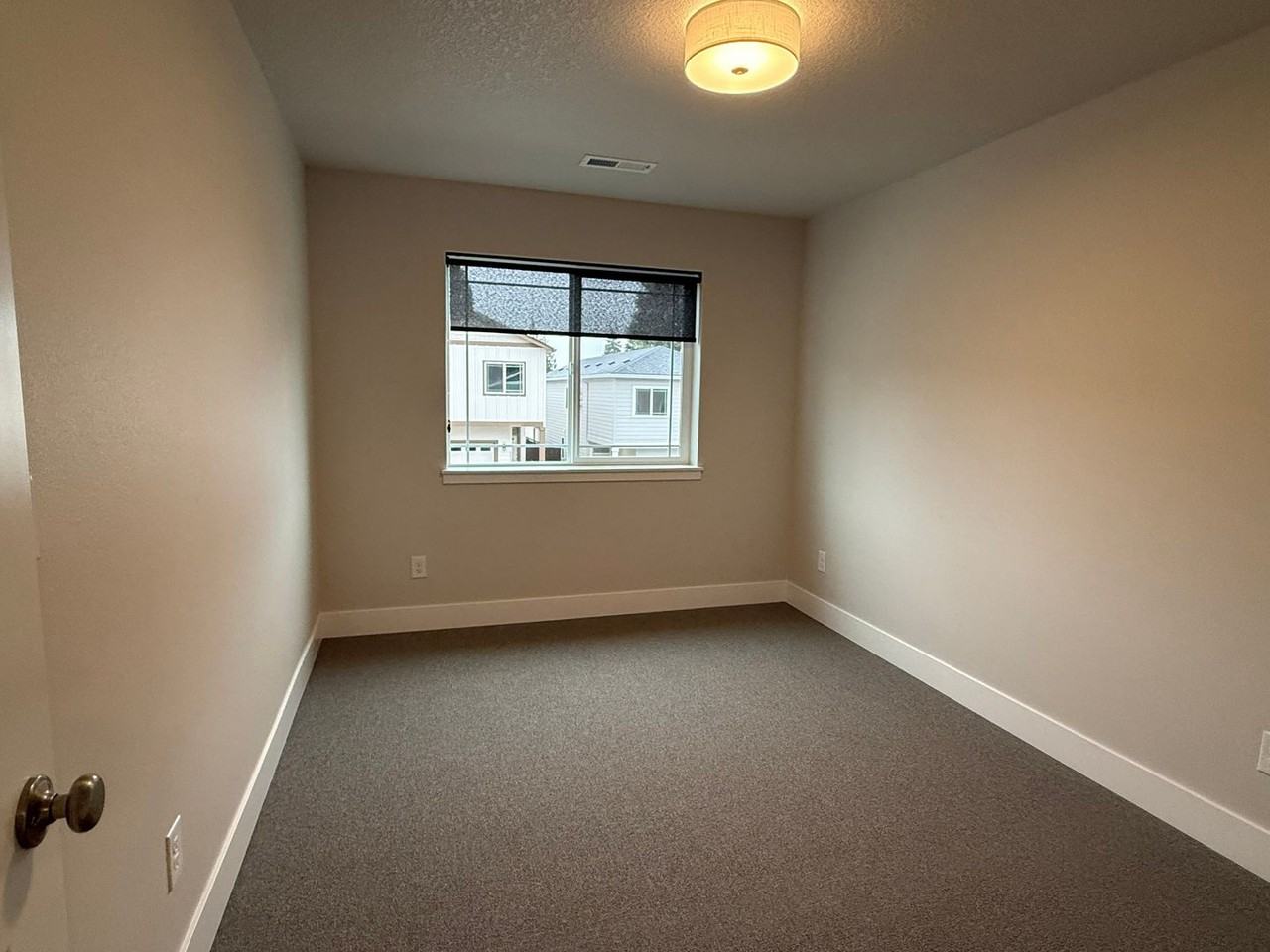 9803 Ne 29th Ave - Photo 5 of 14