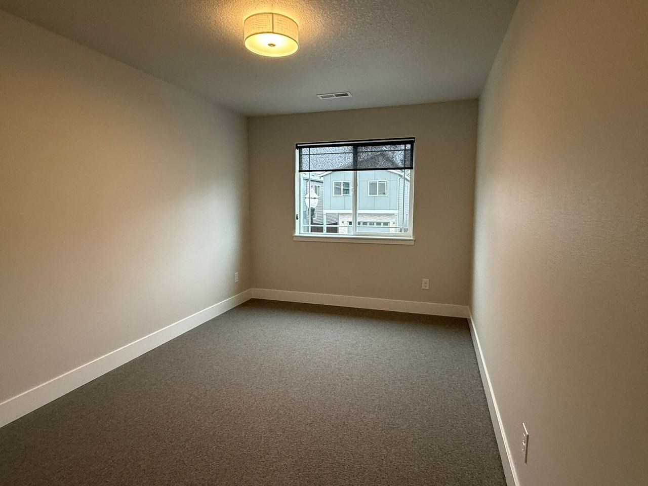 9803 Ne 29th Ave - Photo 6 of 14