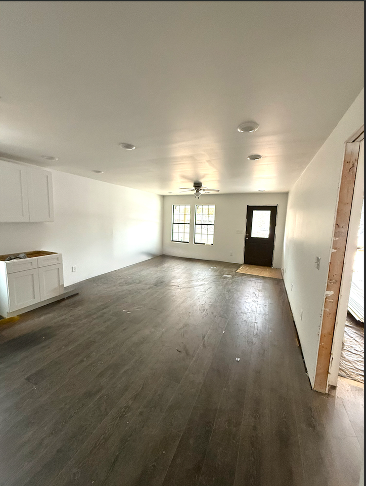 382 Dunlap Rd - Photo 3 of 11