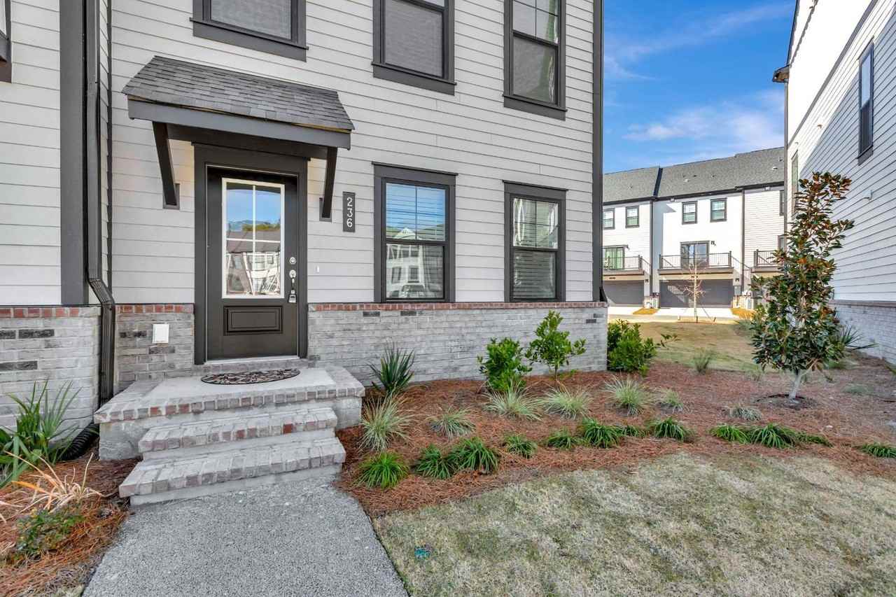 236 Somerset Acres Dr - Photo 2 of 38