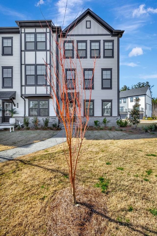 236 Somerset Acres Dr - Photo 3 of 38